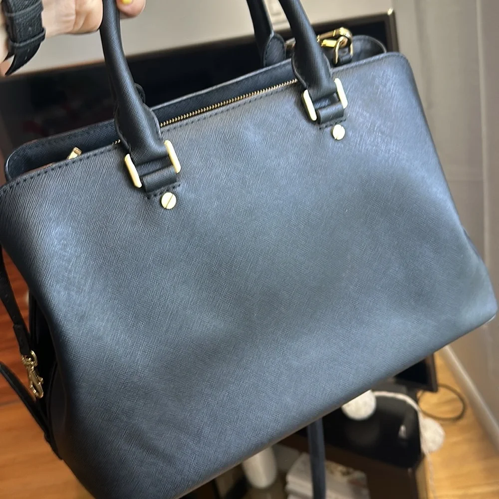 Michael Michael Kors black purse with Pom Pom - Picture 6 of 8